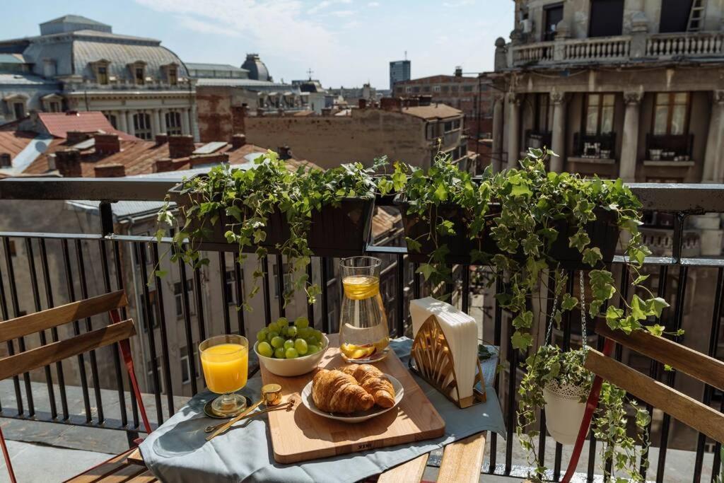 Sunny 2Br Flat - Old Town View Apartment Букурещ Екстериор снимка