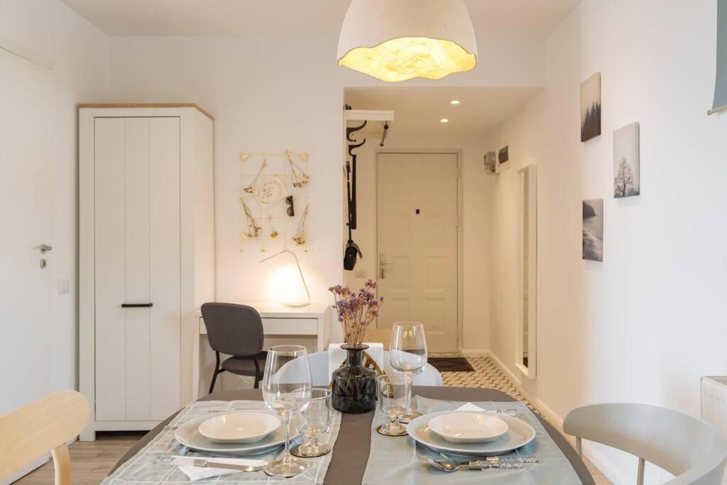 Sunny 2Br Flat - Old Town View Apartment Букурещ Екстериор снимка