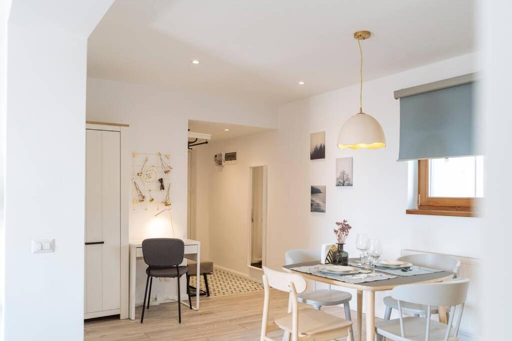 Sunny 2Br Flat - Old Town View Apartment Букурещ Екстериор снимка