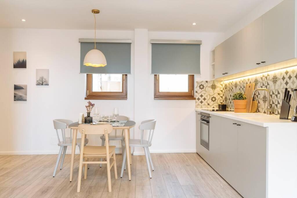 Sunny 2Br Flat - Old Town View Apartment Букурещ Екстериор снимка