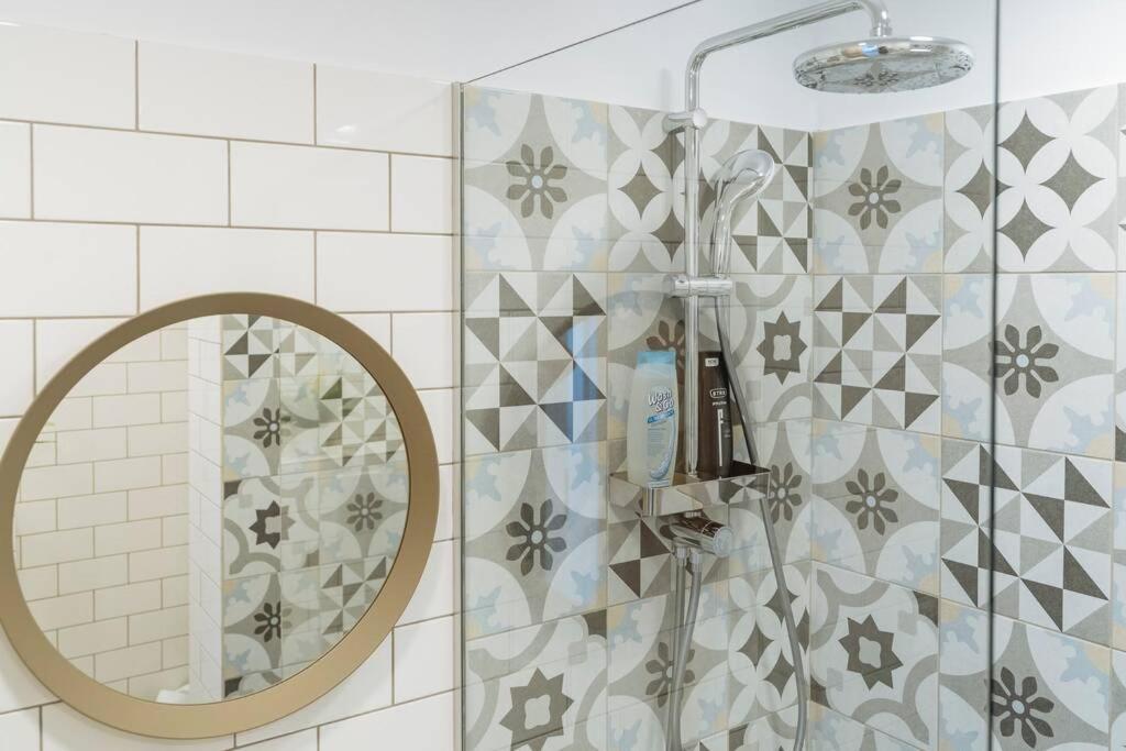 Sunny 2Br Flat - Old Town View Apartment Букурещ Екстериор снимка