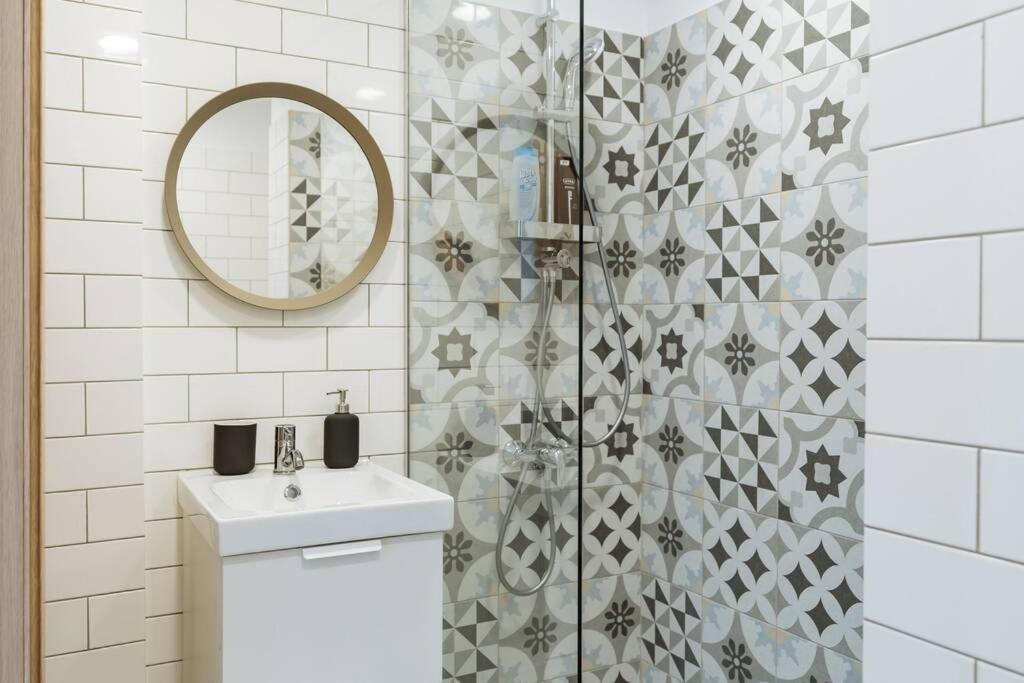 Sunny 2Br Flat - Old Town View Apartment Букурещ Екстериор снимка